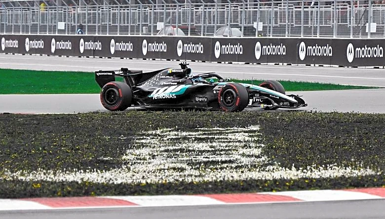 Motor racing-Frustrated Russell refuses to give up title fight despite Canada retirement