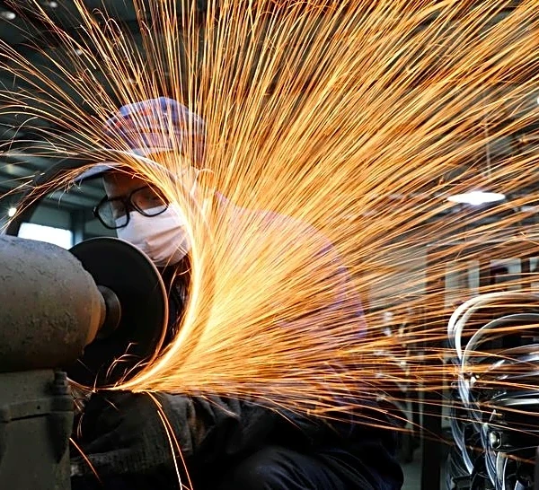 China's April industrial profits grow at fastest pace in more than two years
