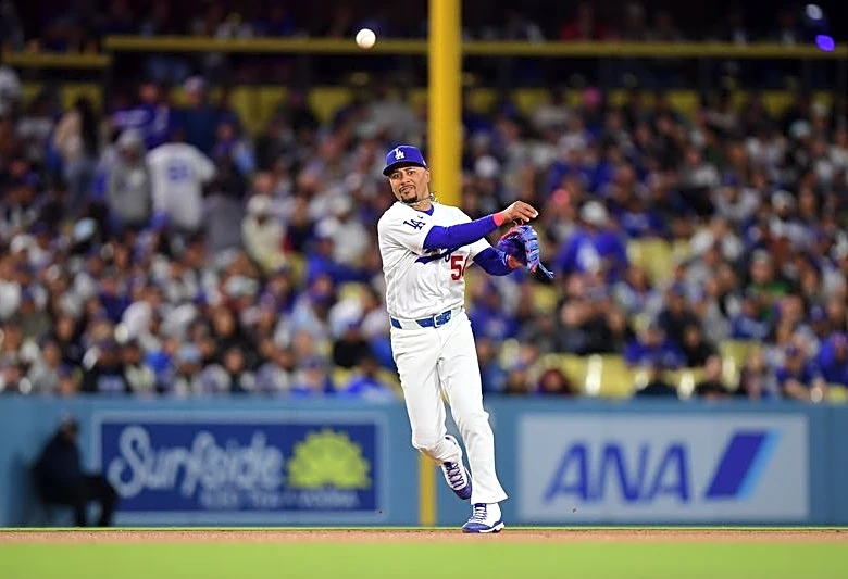 Dodgers' revamped batting order pummels Rockies 15-6