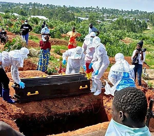 Analysis-'Breakneck' Ebola epidemic in Congo outpaces world's response