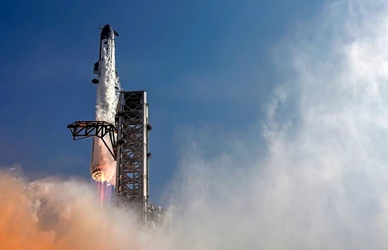 FAA orders SpaceX to investigate Starship booster mishap