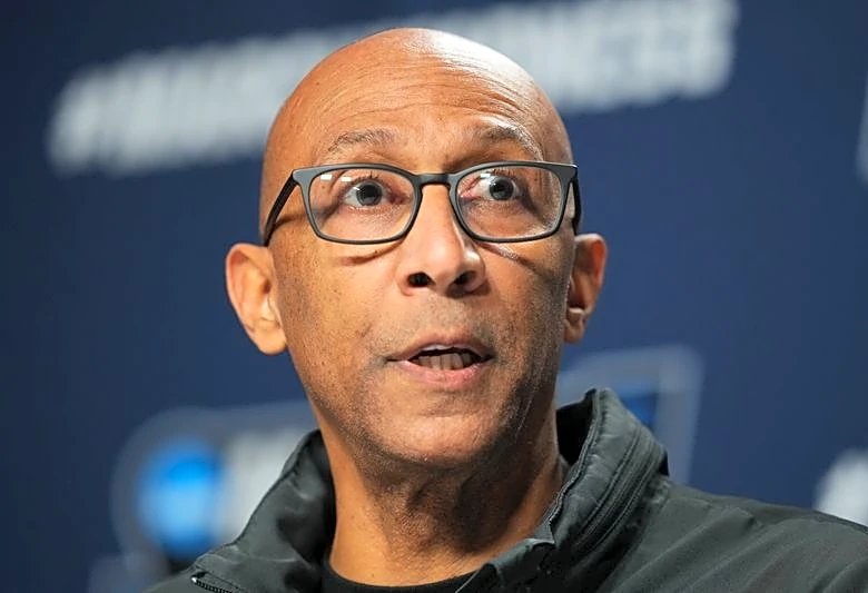 UCF extends coach Johnny Dawkins through 2028-29