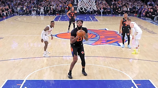 Reports: Knicks C Mitchell Robinson breaks pinky finger, status for NBA Finals unclear