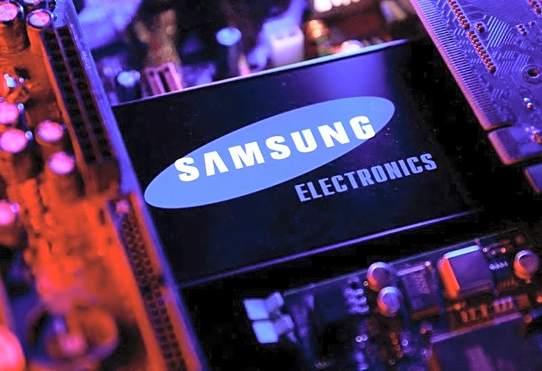 Samsung Electronics ships faster HBM4E chip samples to customers; shares jump