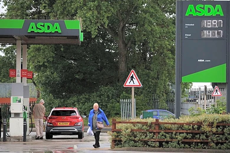 UK grocer Asda taps Ocado to revamp online business