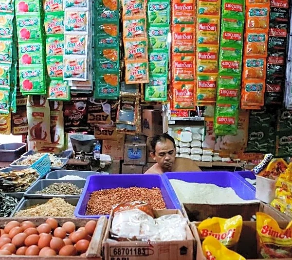 Indonesia inflation seen picking up to 2.97% in May,  April trade surplus shrinking