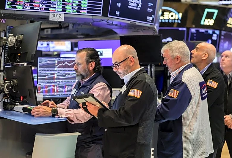 Wall St futures steady as investors await Mideast deal updates; Dell soars