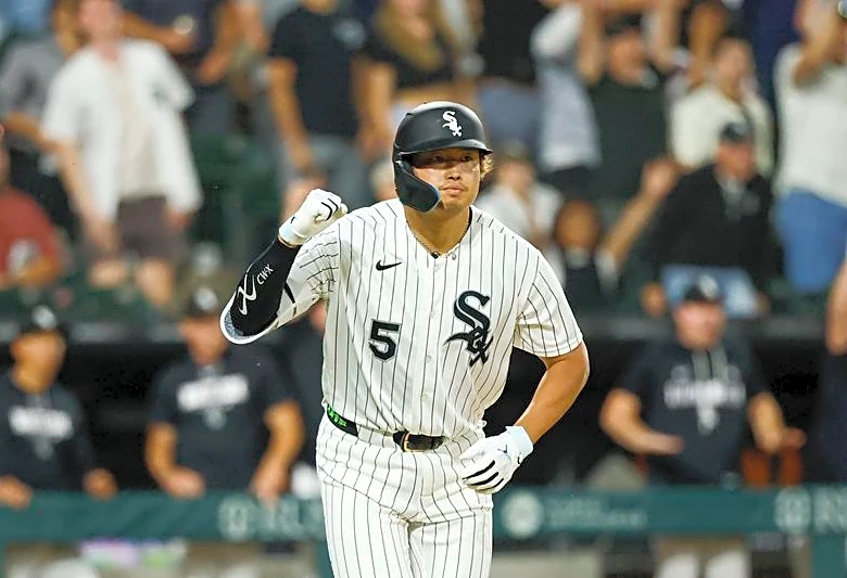 White Sox's Munetaka Murakami (hamstring) leaves game