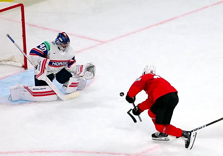 Ice Hockey-Switzerland through to world championship final after 6-0 win over Norway