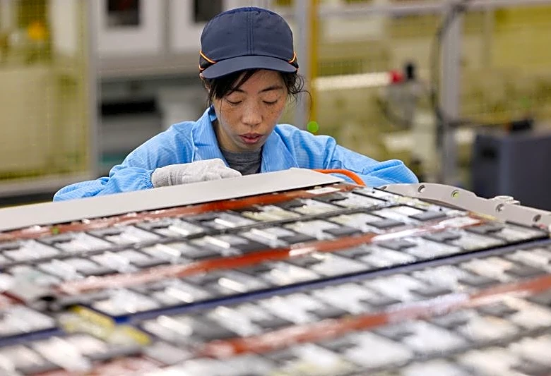 China factory activity stalls in May as demand weakens