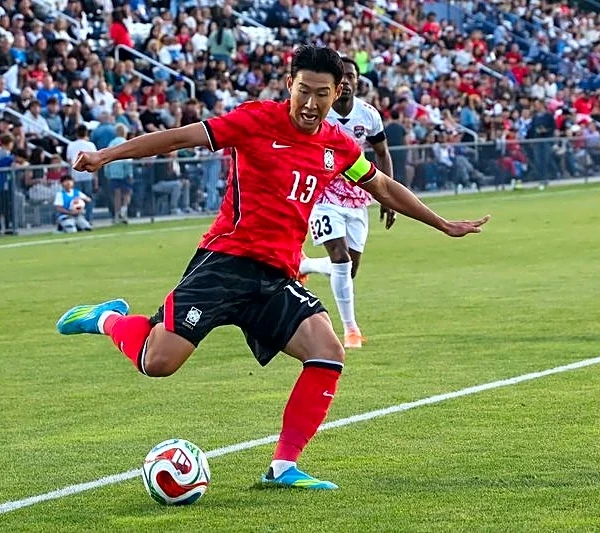 Soccer-South Korea's Son scores brace in 5-0 win over Trinidad and Tobago