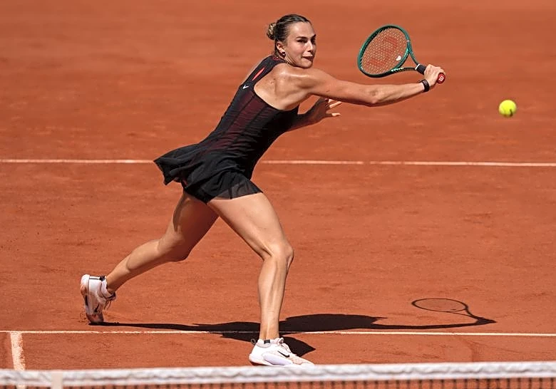 Tennis-Sabalenka faces resurgent Osaka in race to French Open quarter-finals