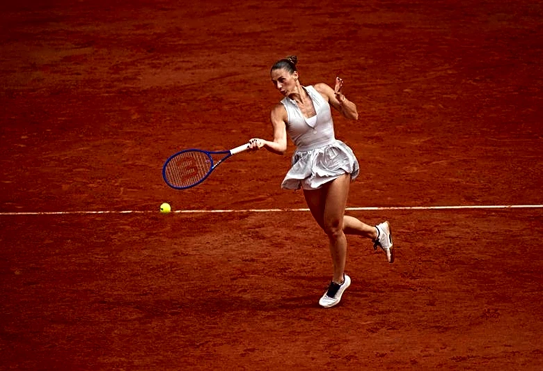Tennis-Kostyuk embraces underdog tag despite 15-match win streak on clay