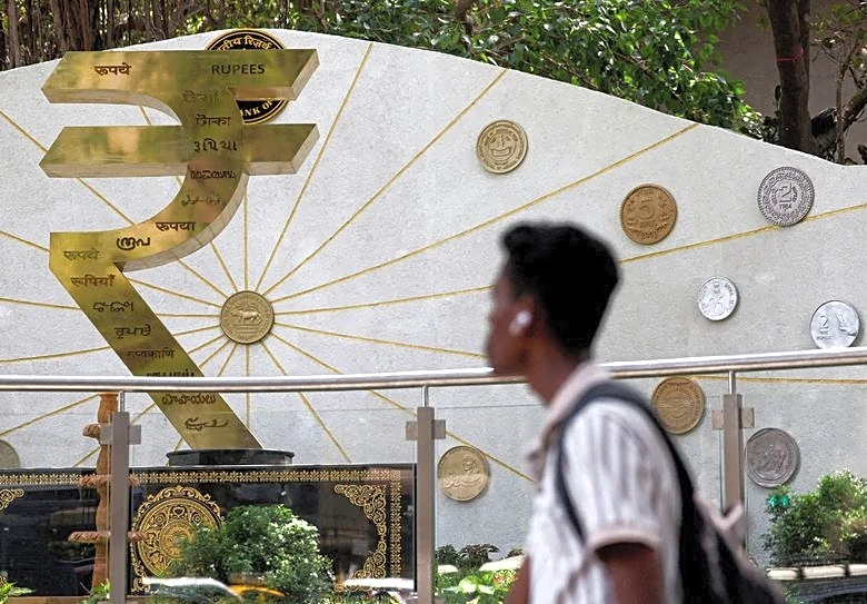 India bonds seen consolidating in range at start of RBI policy week
