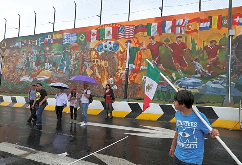Soccer-Mexico's World Cup 'curse' faces ultimate test on home soil