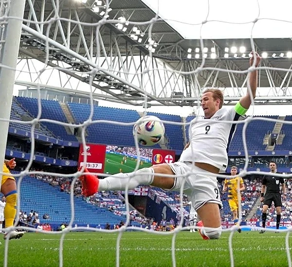 Soccer-England bank on Kane's Bayern goal fest for World Cup success