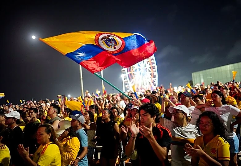 Colombia right-wing lawyer De La Espriella, leftist senator Cepeda set for adversarial runoff