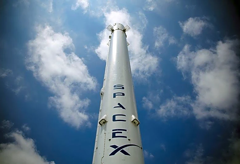 SpaceX sets aside 5% of IPO shares for selected buyers, waives lock-up