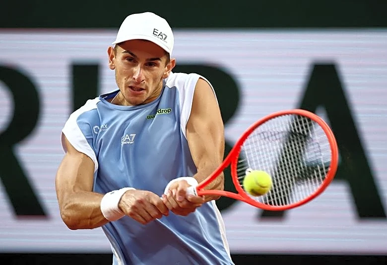 Tennis-No Sinner, no problem as marathon man Arnaldi makes it three Italian men in Paris last eight