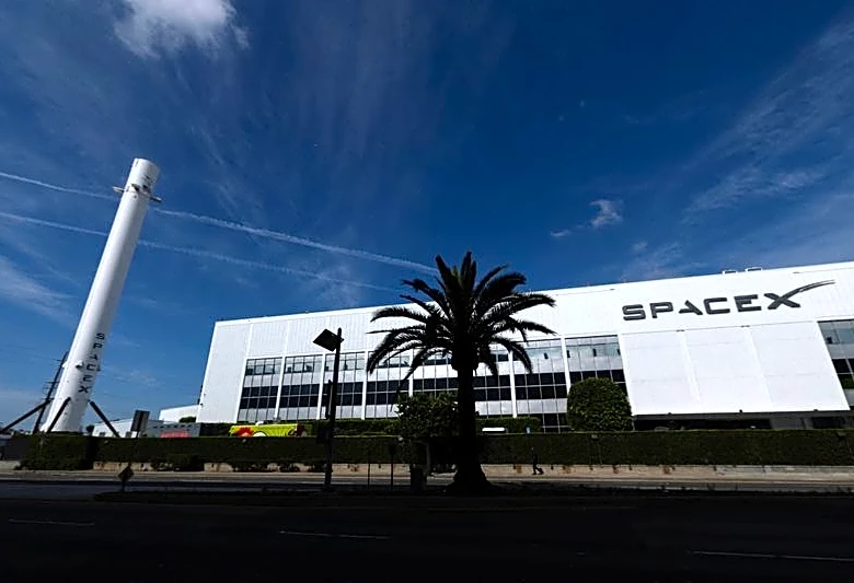 SpaceX negotiating underwriting fees under 0.75% for IPO, Bloomberg News reports