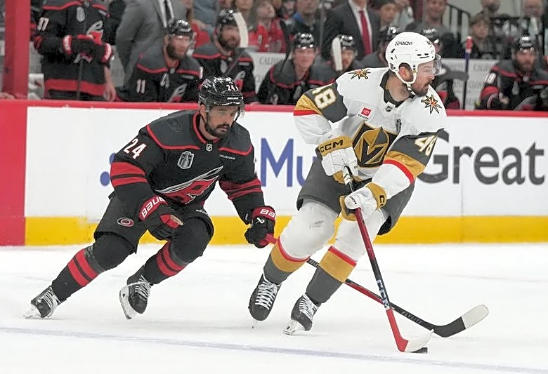 Golden Knights pull out high-scoring win in Stanley Cup Final opener