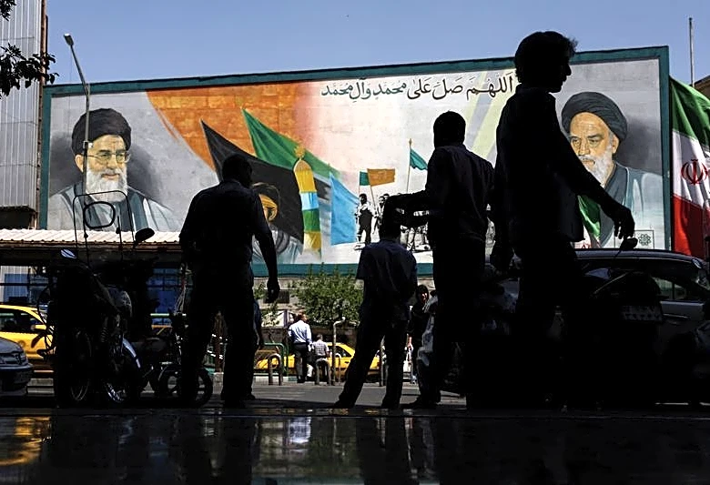 Analysis-War may end in interim deal that leaves Iran battered but unbowed