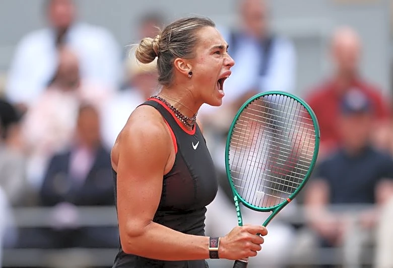 Tennis-Shnaider stuns Sabalenka at windy French Open to make semi-finals