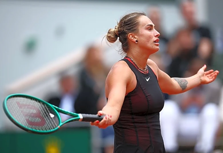 Tennis-Sabalenka ousted by Shnaider as shocks continue to rock French Open