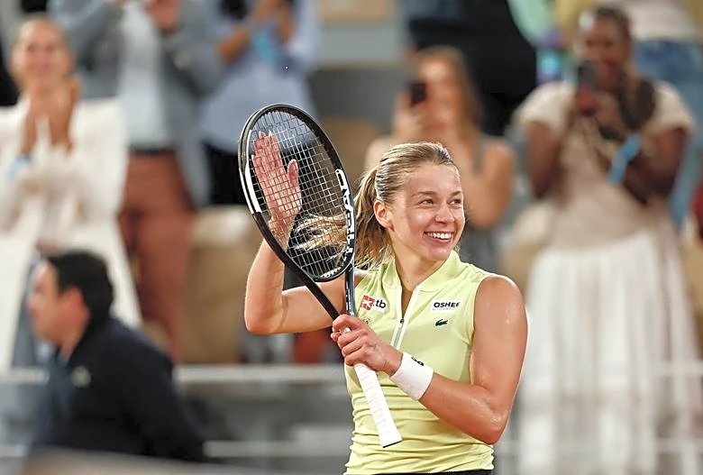 Tennis-Chwalinska topples Shnaider to book French Open final with Andreeva