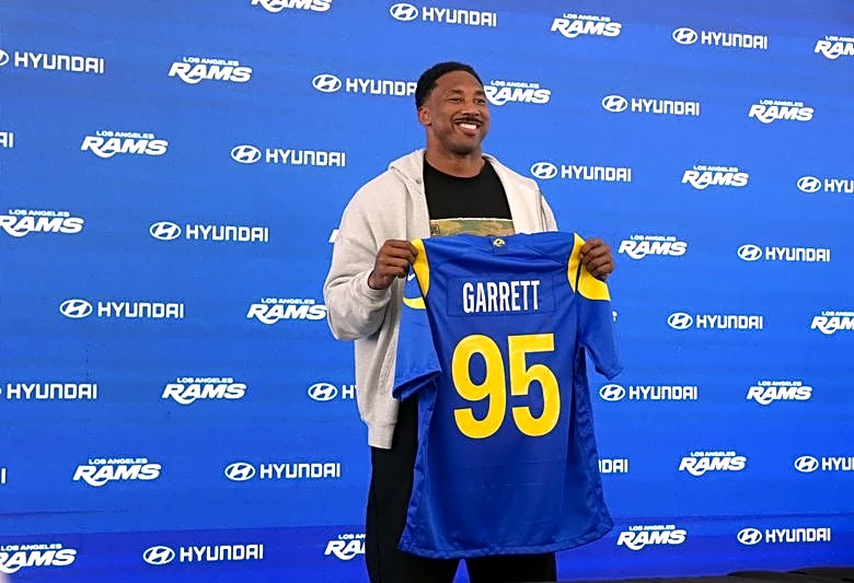 Reports: Rams rework Myles Garrett contract into pay raise for 2026