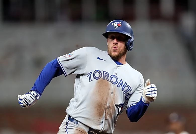 Myles Straw delivers clutch hits as Blue Jays take down Braves