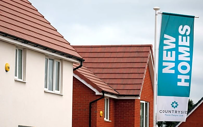 UK house prices fall unexpectedly as market feels Iran war impact