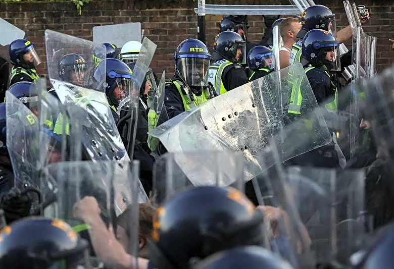 US criticises 'two-tiered policing' over UK murder case