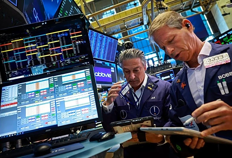 Nasdaq, S&P futures slip as semiconductors drag; payrolls in focus
