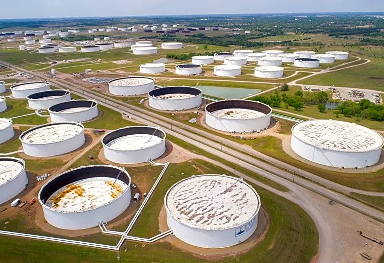 US oil exports surge, draining domestic crude inventories toward rock bottom