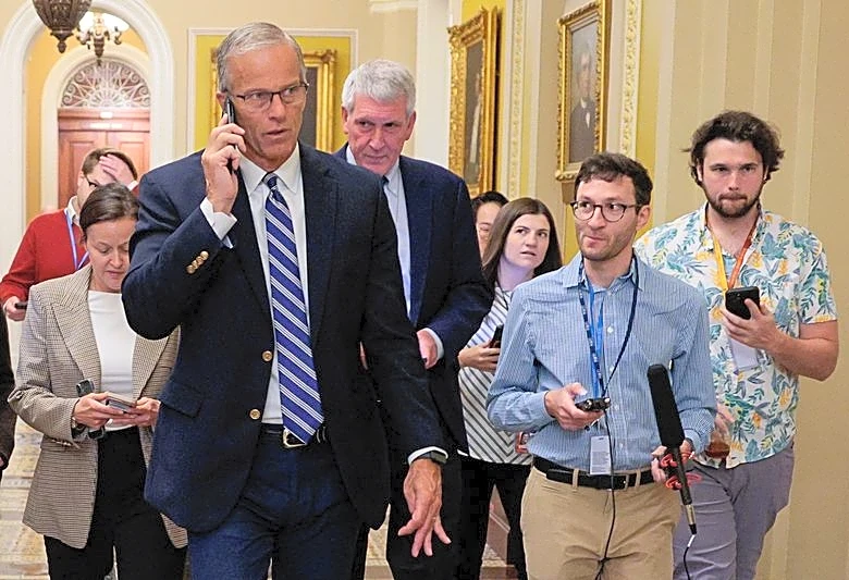 US Senate blocks debate on FISA surveillance law days before program 'goes dark'