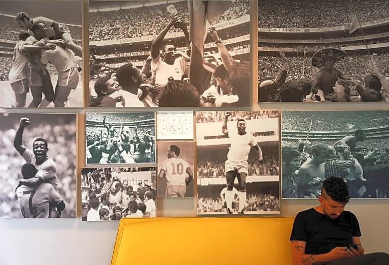 Soccer-Pele's Mexico City hideaway preserved as World Cup returns for record third time