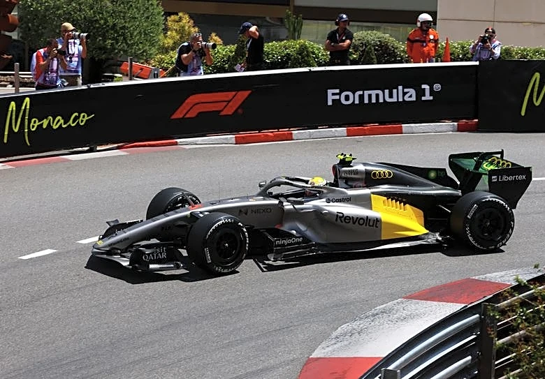 Motor racing-Audi unfazed by V8 chatter, keeps faith in turbo future