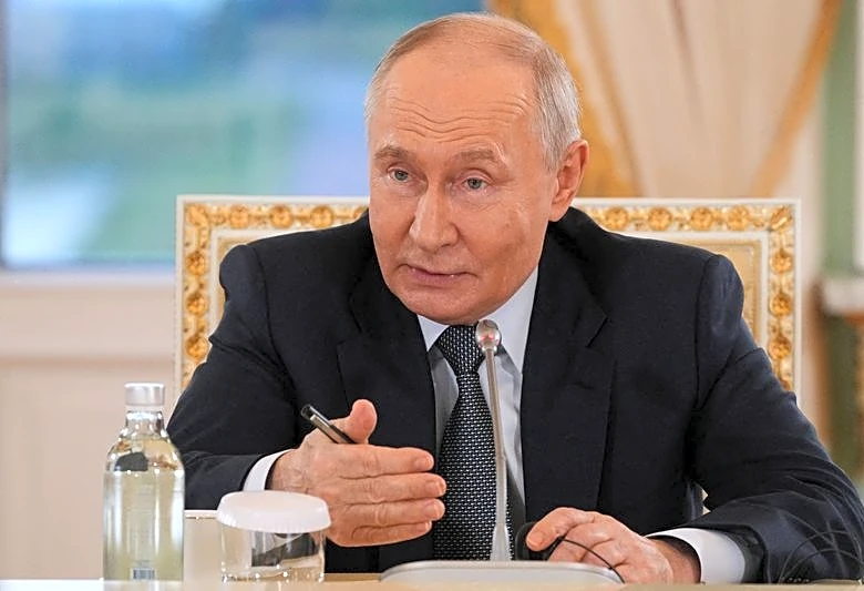 Analysis-Zelenskiy's letter to Putin was intended for other ears
