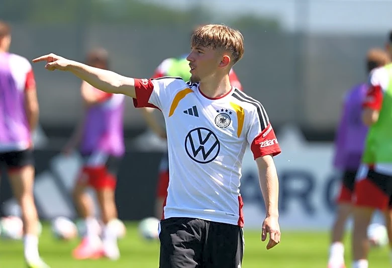 Soccer-Germany's Karl ruled out of World Cup with muscle tear