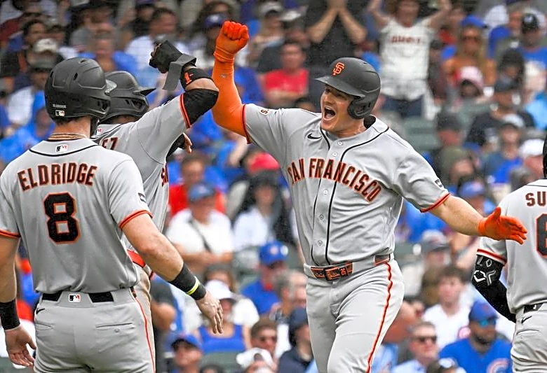 MLB roundup: Giants jack 7 homers, demolish Cubs
