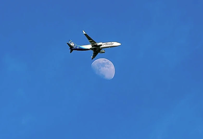Alaska Air says demand, fares could support second-half cash flow despite fuel shock