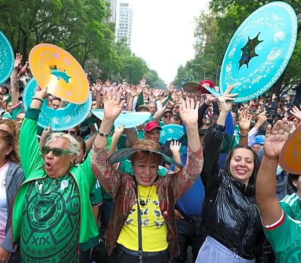 Mexico City chases world record for largest Mexican wave ahead of World Cup
