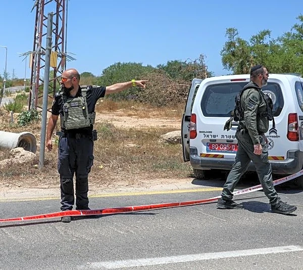 Gunman kills one, wounds five in drive-by attacks in Israel