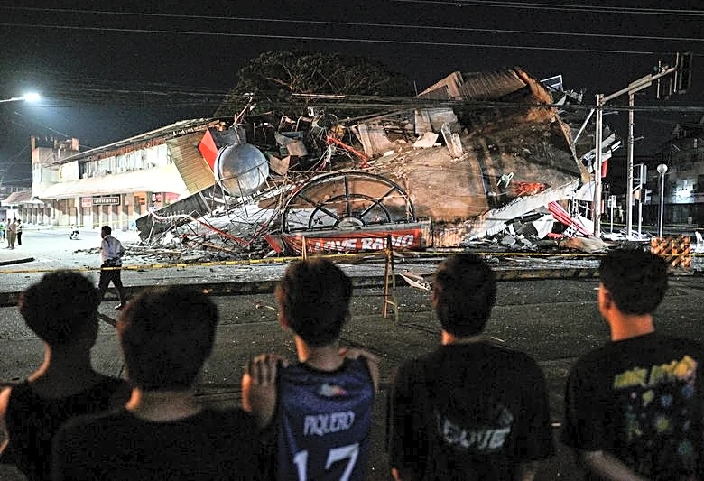 Powerful Philippine quake leaves at least 32 feared dead, survivors recount fear