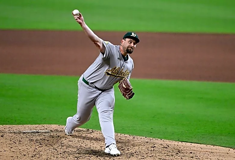 Brewers add RHP Joel Kuhnel to roster ahead of series vs. A's