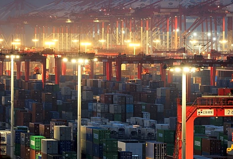 China's May trade data beat forecasts as exporters rush orders, ride AI wave