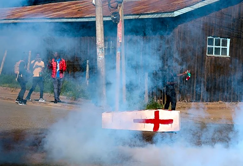 Kenyan police fire tear gas during protest against US Ebola quarantine facility