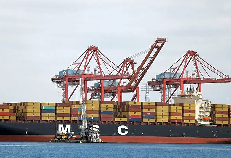 Record exports help narrow US trade deficit in April