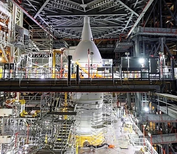 NASA taps US, Italian astronauts for Artemis mission with SpaceX, Blue Origin mooncraft